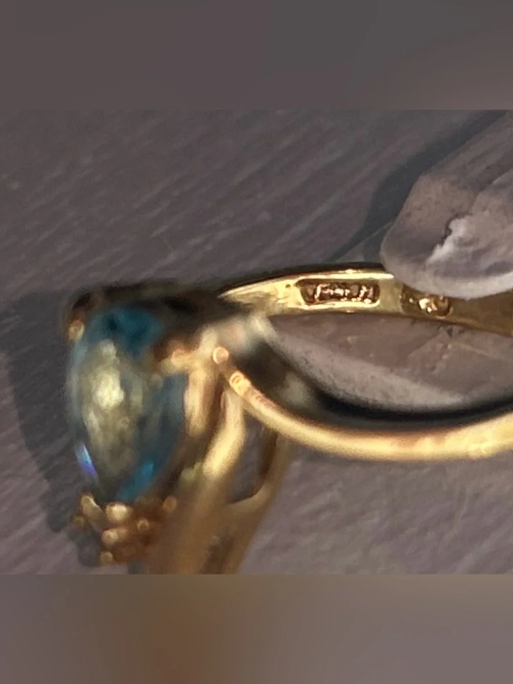 N/A elegant gold